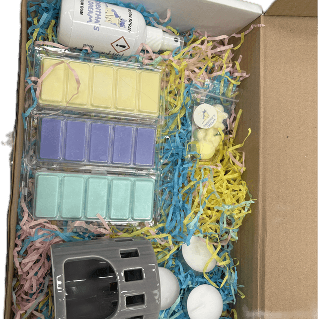 Wax Melt Gift Set with Burner, Tealights & Bum Bum Cream Inspired Room Spray – Vanilla Cookie, Dragon’s Blood & Berry Splash